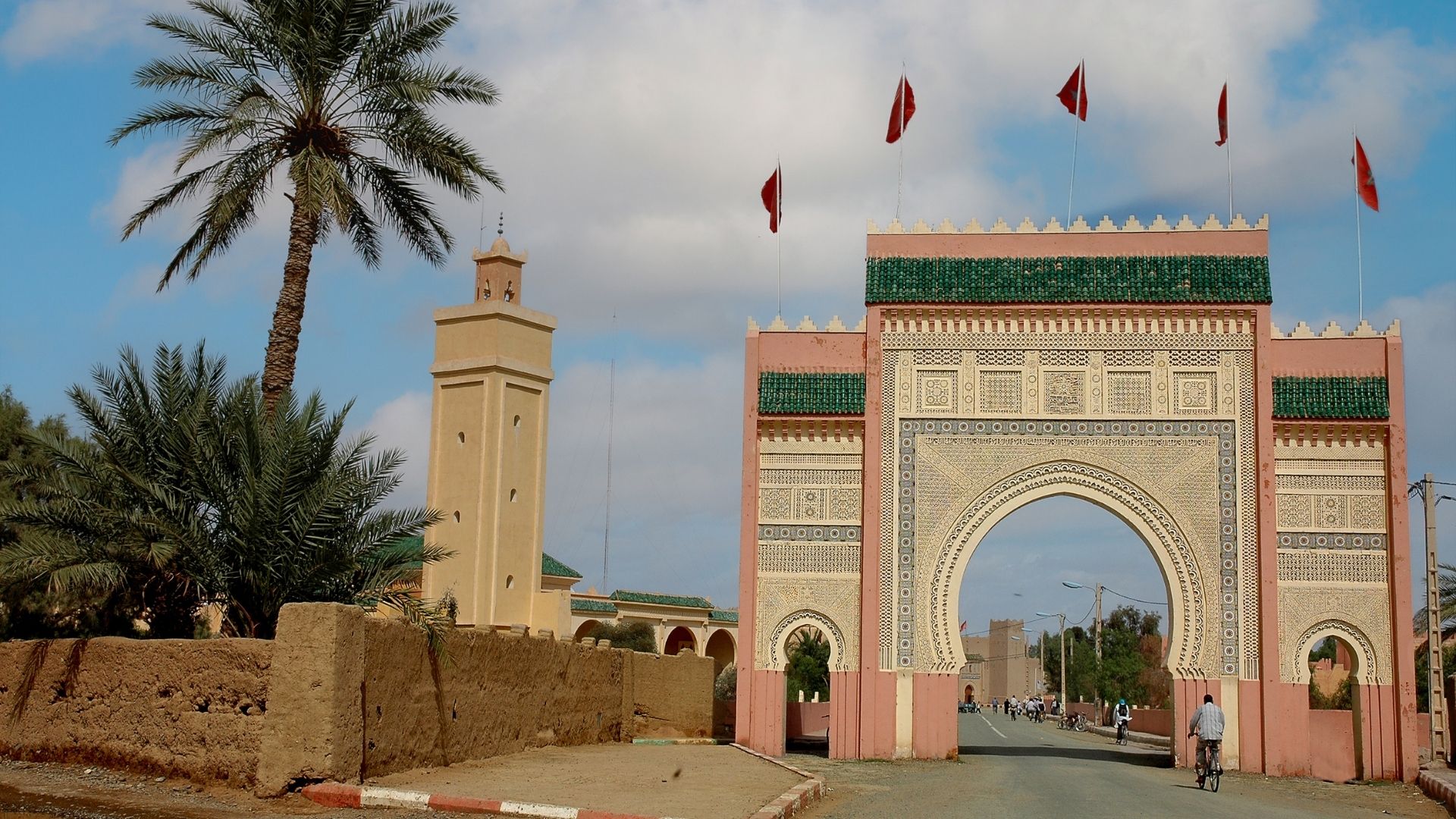 Merzouga – Rissani – Erfoud – Tinjdad – Gargantas del Toudra – Valle del Dades (2/4)